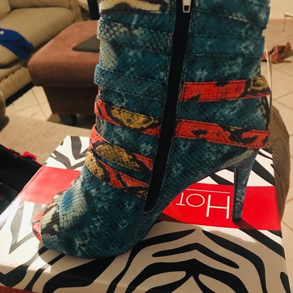 Colorful bright peek toe python print boot 😍 - Picture 2 of 3